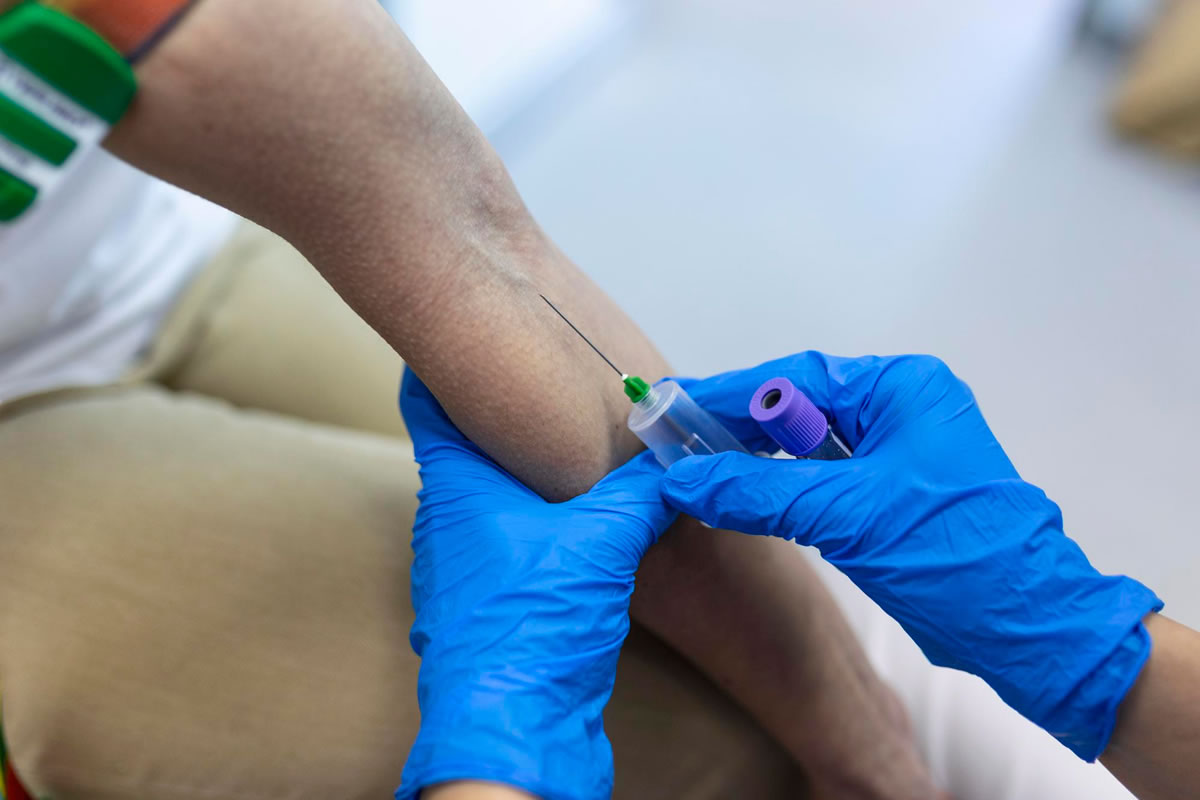 Seven Ways to Make Patients Comfortable During Blood Draws